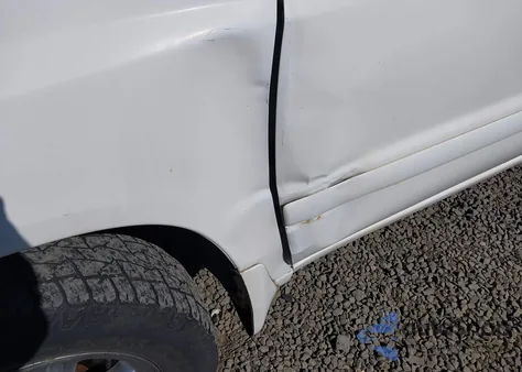 2005 Toyota Highlander V6 from USA, damaged, VIN JTEEP21A350108281